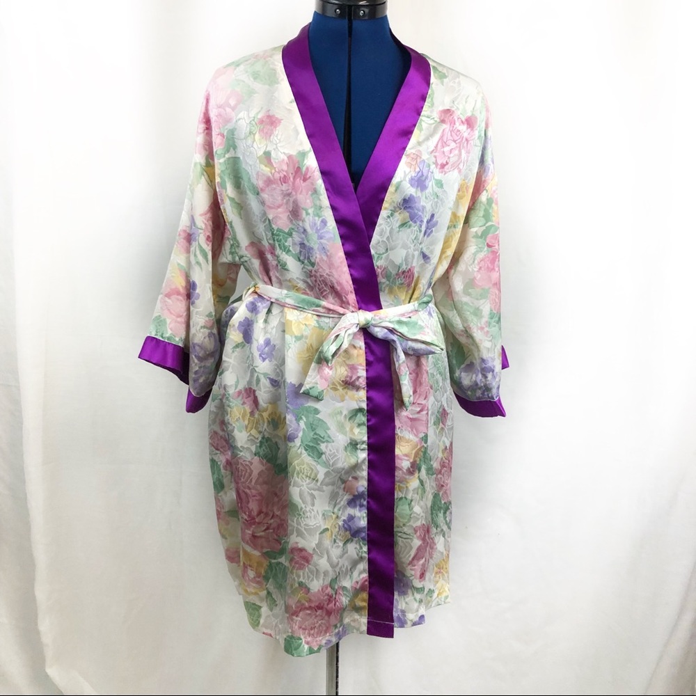 🎉2 for $10 Vintage Victoria’s Secret floral robe